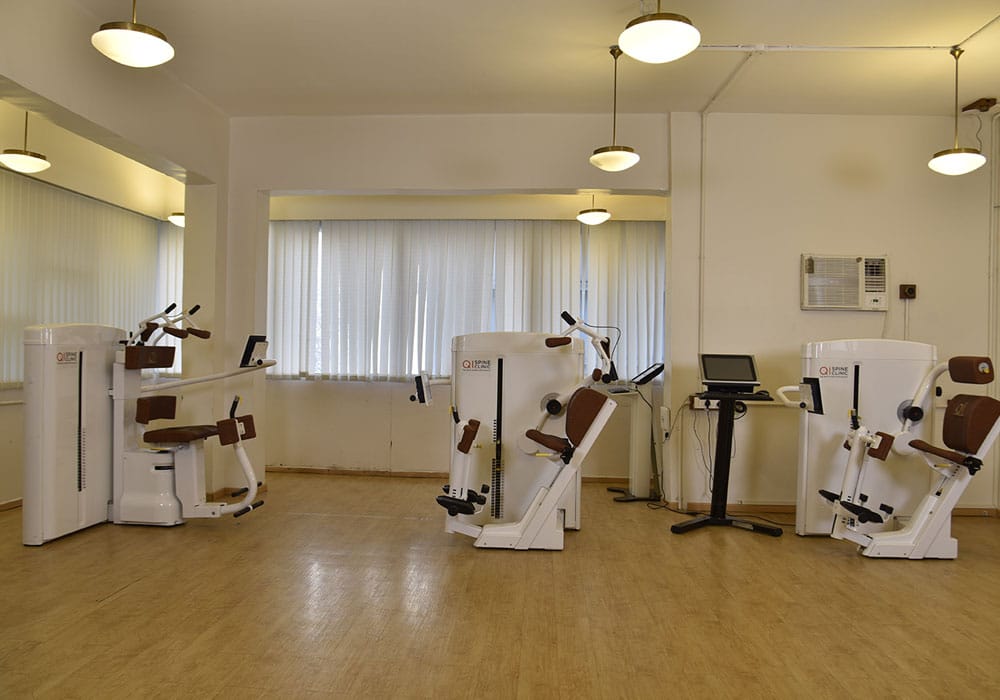 QI Spine clinic-gallery