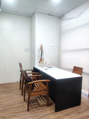 QI Spine Kothrud Clinic 2